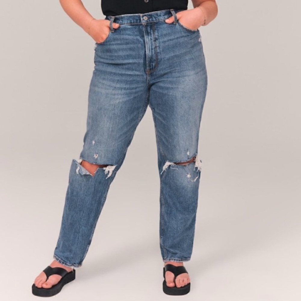 Abercrombie & Fitch 90s Straight Ultra High Rise Distressed Jeans (18 LONG)